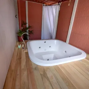  Casa de Férias Dumar: Seu Refugio Com Hidromassagem Em Brasil